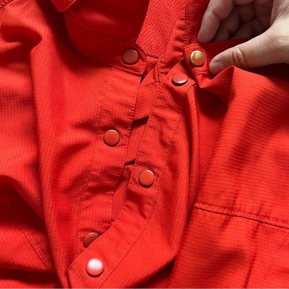 Duluth Trading Co. Red Snap Button Shirt Women’s Size L - Picture 8 of 8